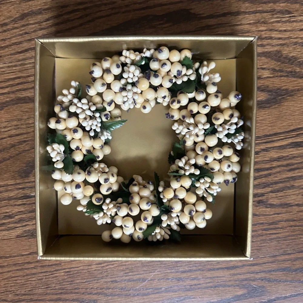 Restoration Hardware Winterberry Pillar Ring OS White Festive Holiday Decor